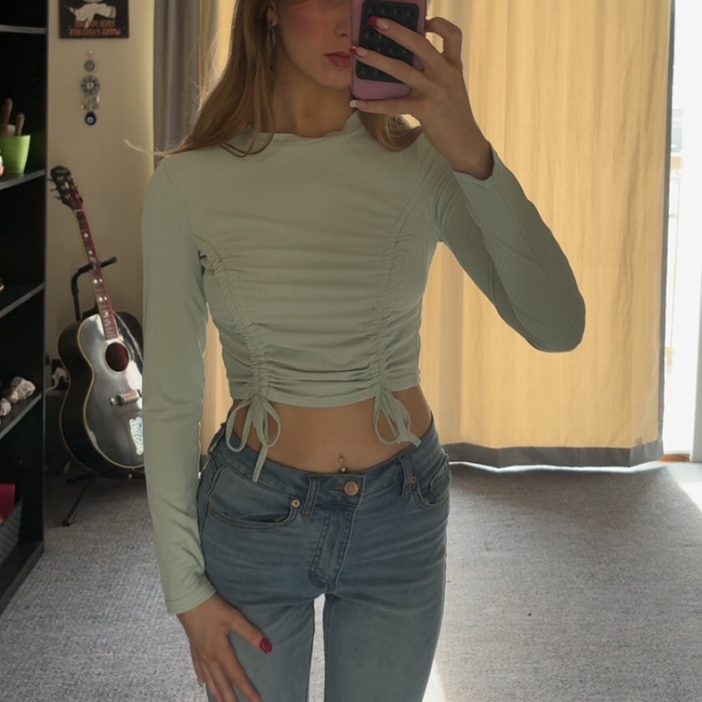 🍀3 for $20 sale🍀 Mint Green Long Sleeve Ruched Top